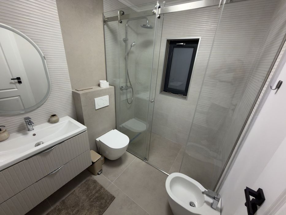 De inchiriat casa noua moderna