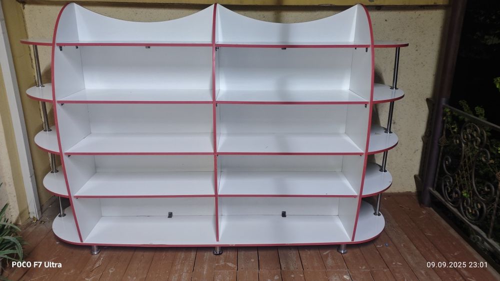 Oziq-ovqat dukon uchun mòljallangan mebel sotiladi