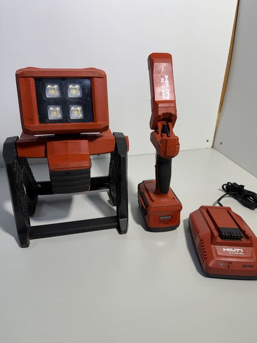 Hilti proiector SL6 A22 si Lanterna SL 2 A22