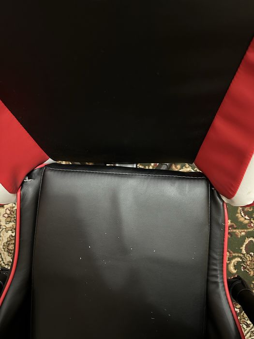 Продается игровое кресло