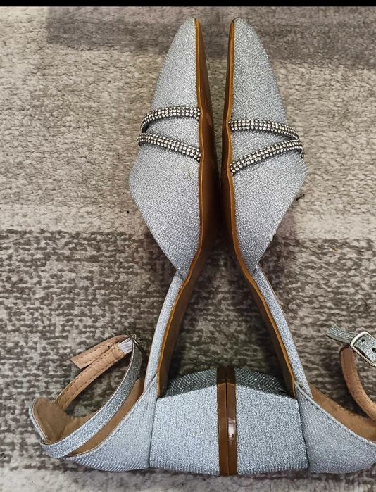 Sandale elegante argintii, Nr 39, branț  25 cm , toc 4,5 cm