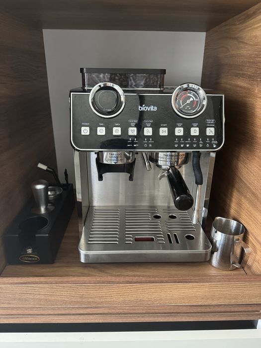 Espressor PREMIA / Biovita, 2800W, 2.5L, râșnire, 20 bari