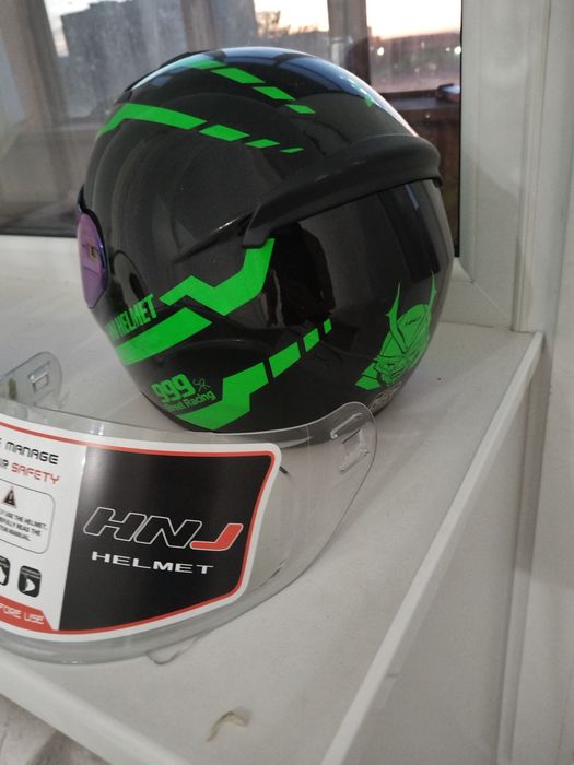 Мото шлем в отличном состоянии