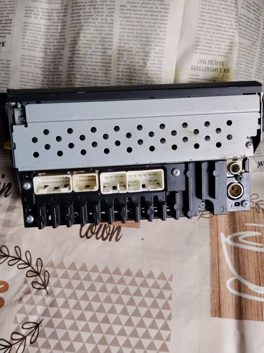 Продам автомагнитолу с Камри