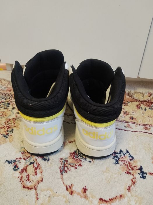 Adidași adidas folosiți