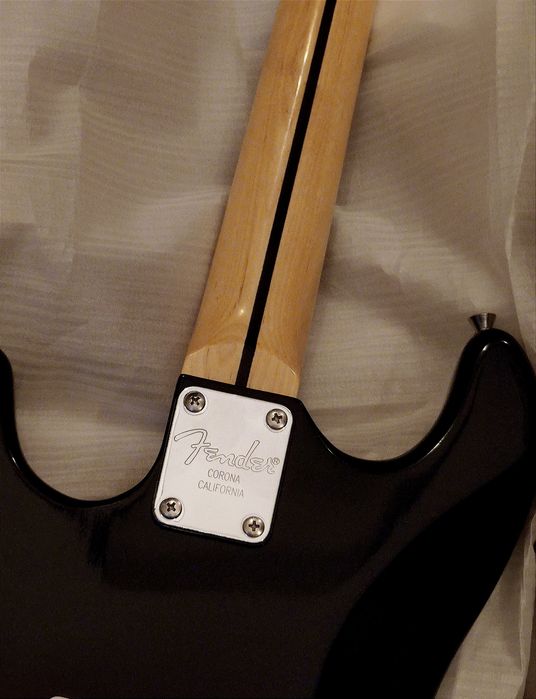 Электро-гитара Fender Stratocaster.