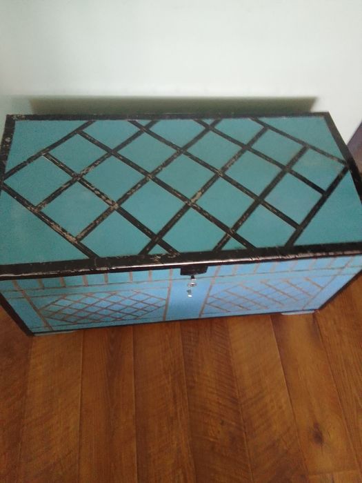 Сундук старинный