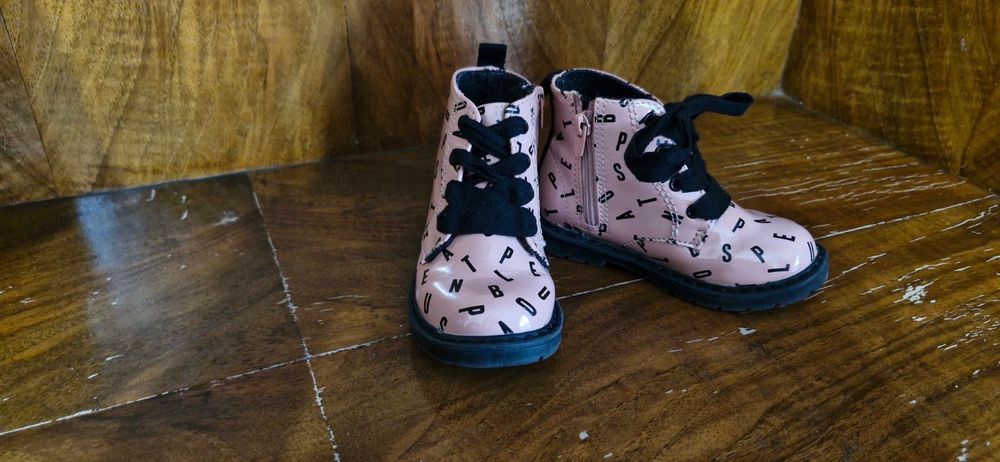 Боти Zara, H&M, лофери Zara