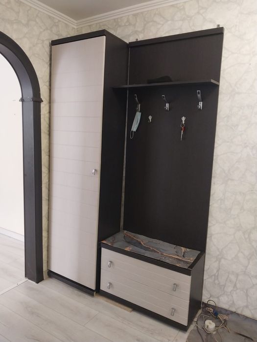 Продам прихожую б/у