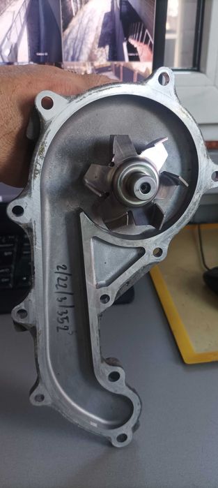 Помпа на Toyota Hilux