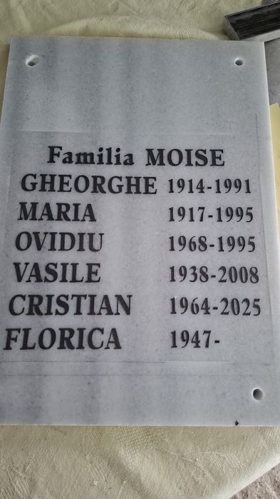 Scris direct in cimitir o725755o19 cruci marmura