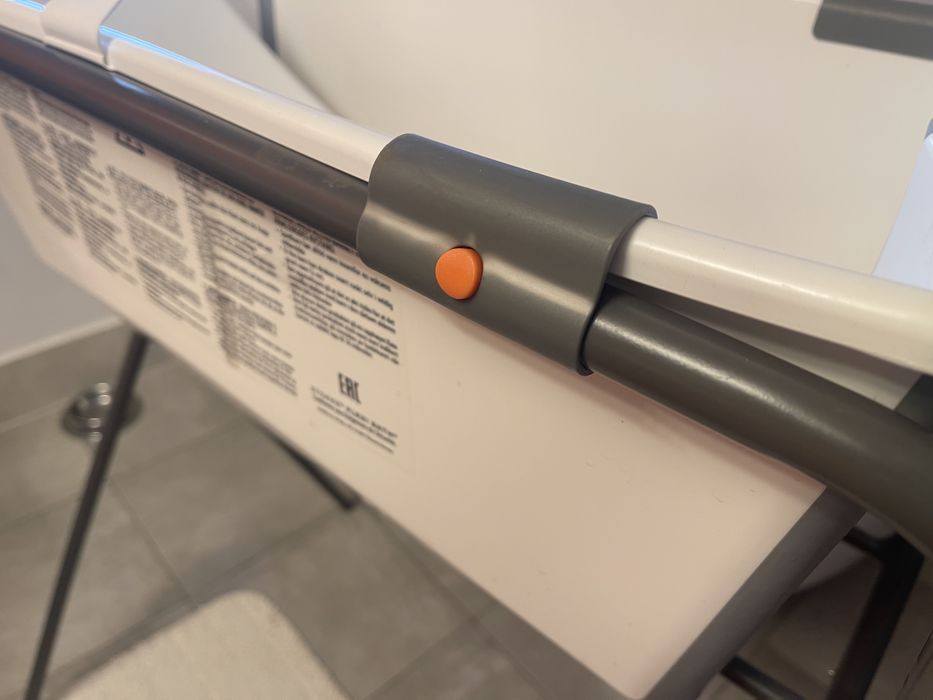 Stokke Flexi bath alba cu suport metalic cadita bebe nou nascut