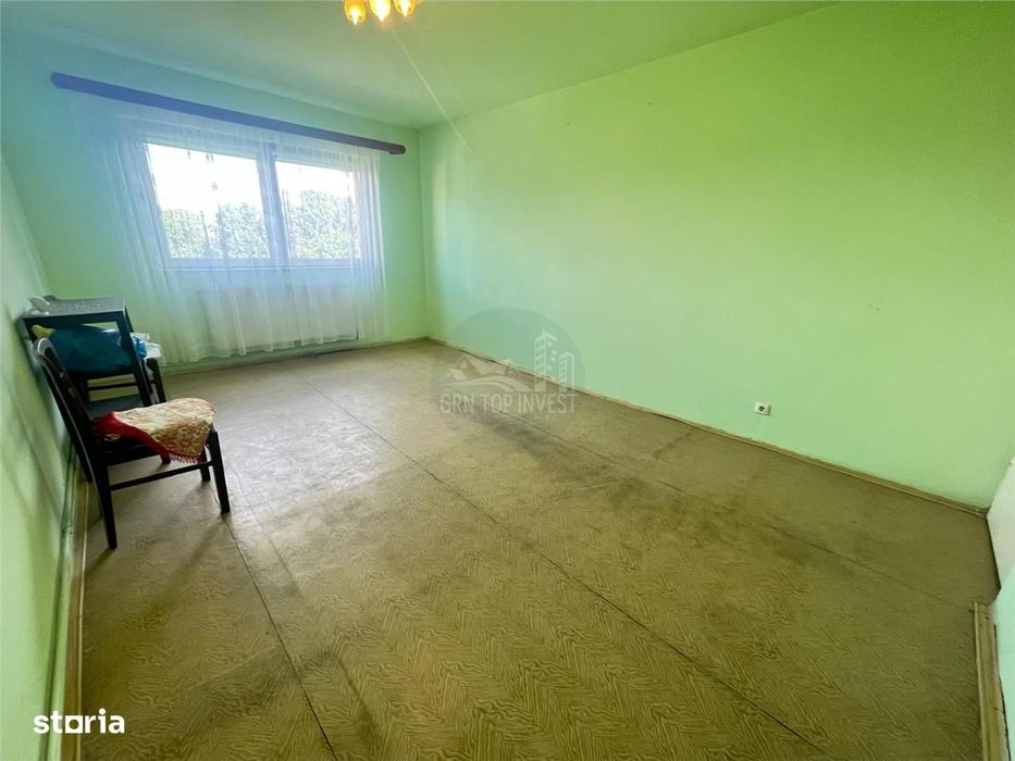 Apartament 2 camere decomandat balcon pivnita zona Vasile Aaron