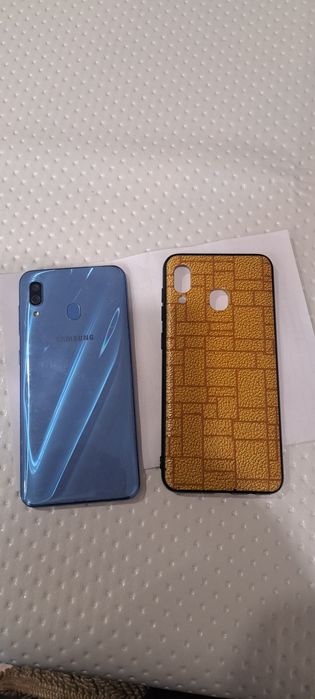 Продам телефон а30