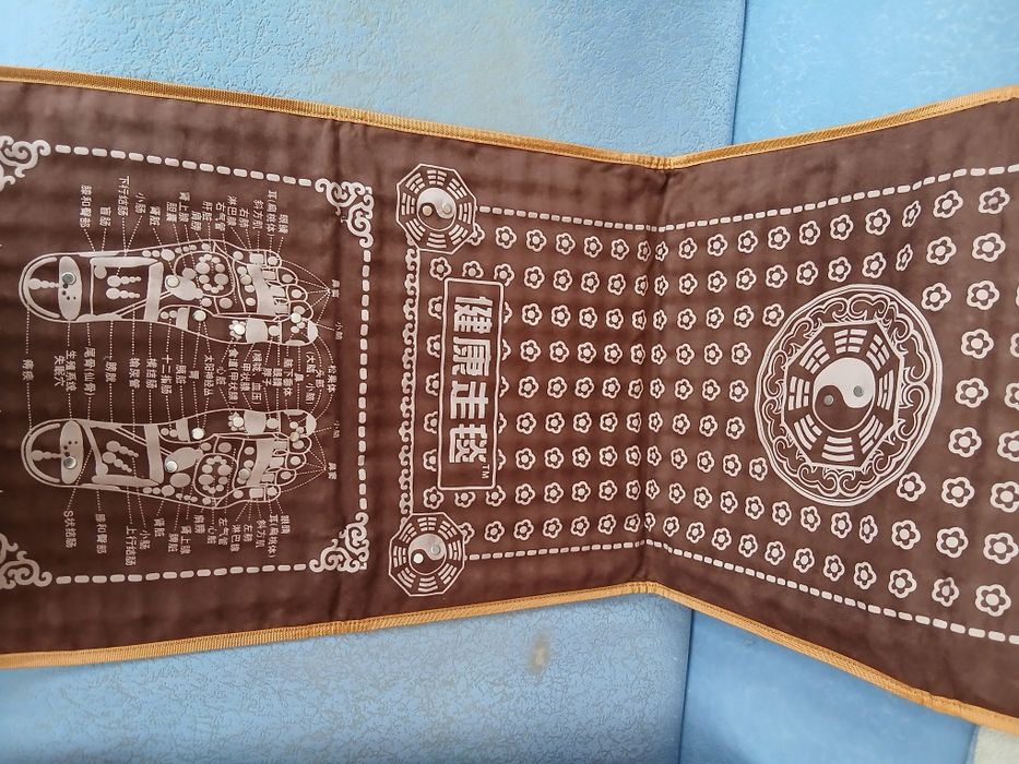 Массажный коврик с турмалином.