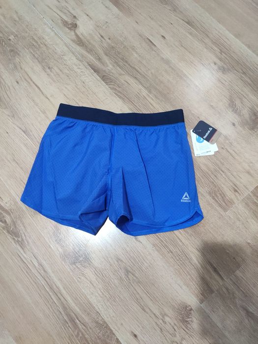Pantaloni scurți Reebok  mărimea fete 12-14 ani sau XS
