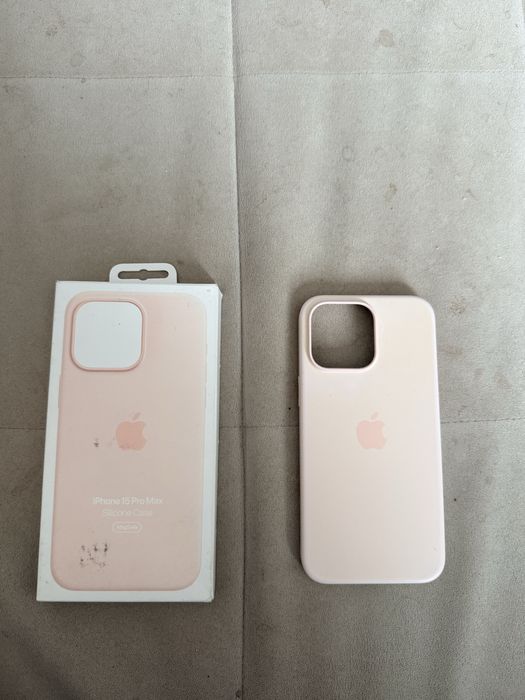 Срочно продаю оригинальный чехол для iPhone 15 Pro Max.