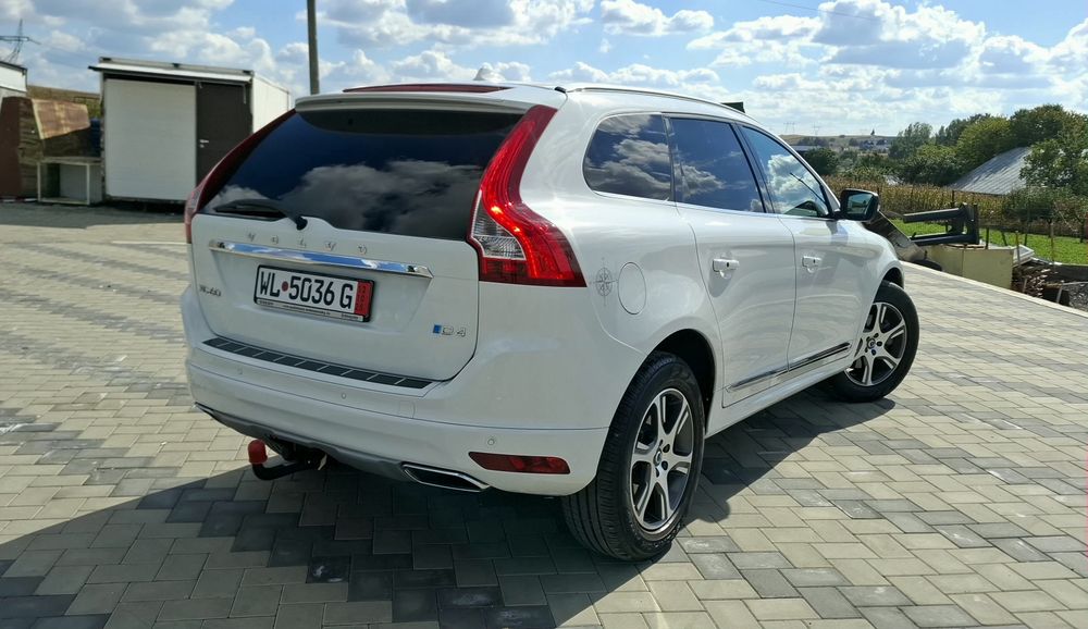 VOLVO XC 60 2018  Summer Xenon Led Navigatie Incalzire scaune Km 220000 carte service Numere valabile 30 zile