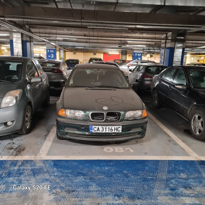 Продавам Б.М.В.318 Е46.на части вичко е налично.