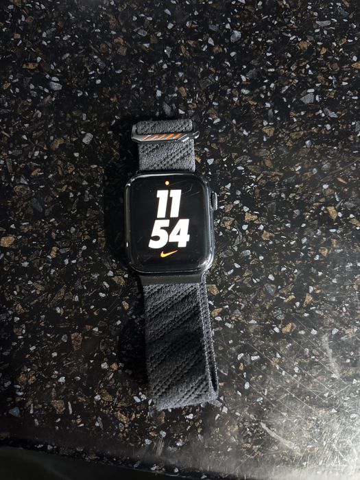 apple watch SE 2 поколение