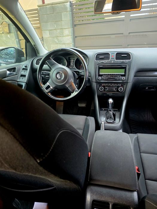 Golf VI 2011 1.6 TDI - DSG - foarte bine echipat