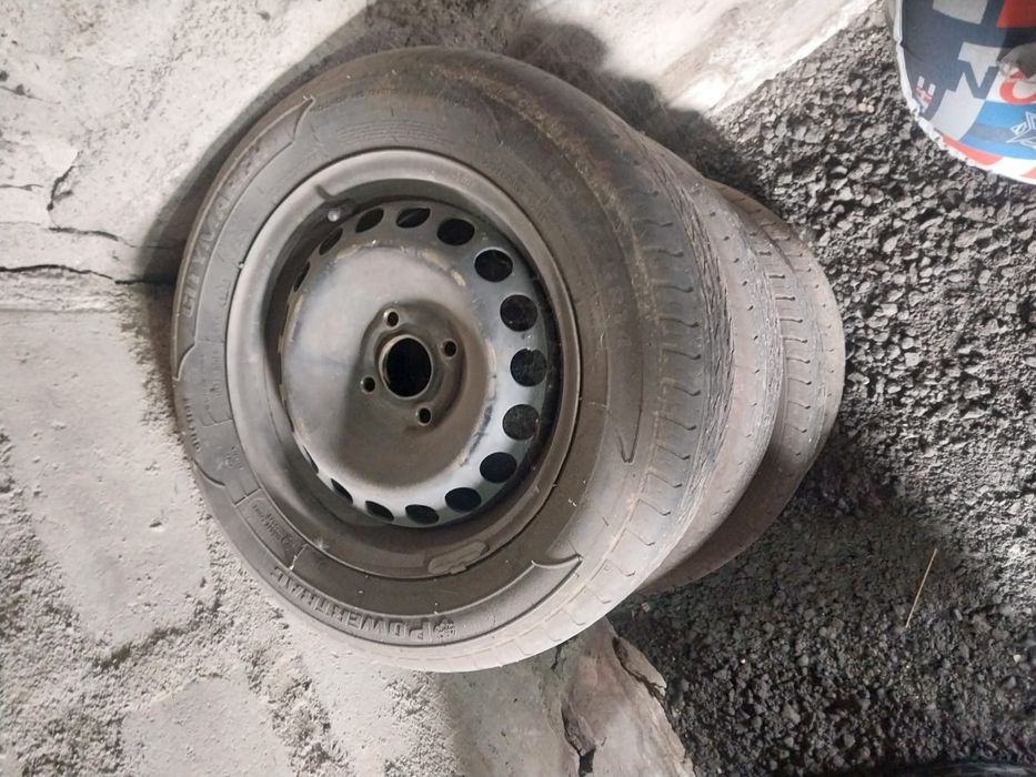 Продам резину на 14 и 16