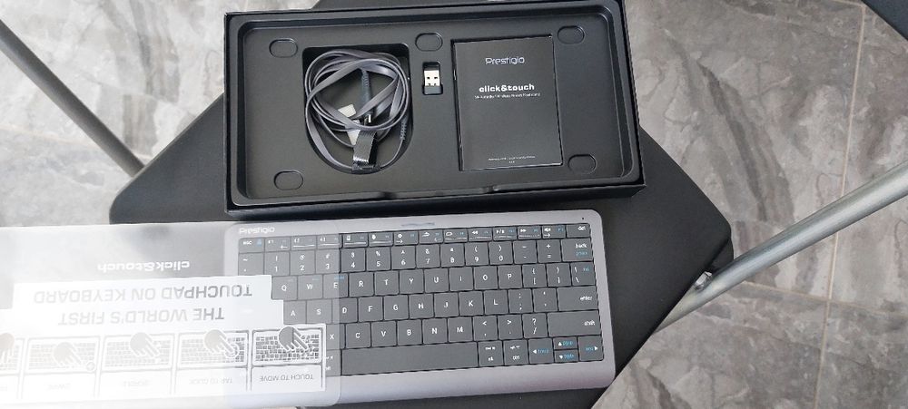 Tastatură Wireless Prestigio Click&Touch – Touchpad integrat