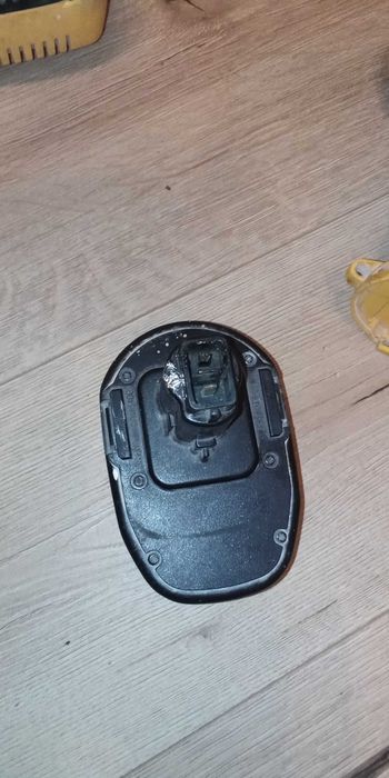 Masina de gaurit DeWalt 14.4 V , bateria defecta