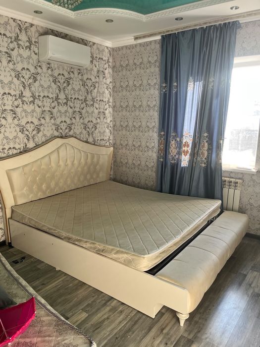 Диван с матрасом для спальни