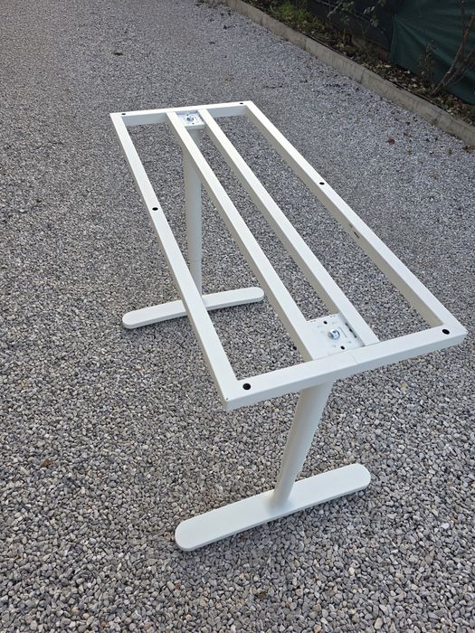 Крака /основа/ за бюро Bekant IKEA за плот120/60