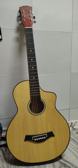 Yaxshi yangi gitara chalinmagan,,