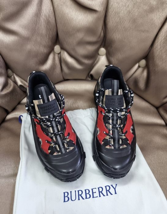 Маратонки Burberry