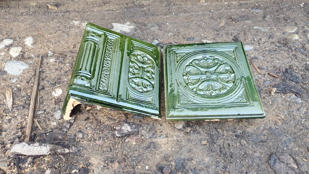 Soba teracota verde, cruce de Malta