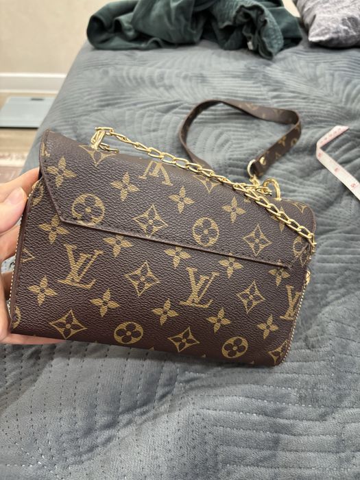 Продам модную, вместительную сумочку