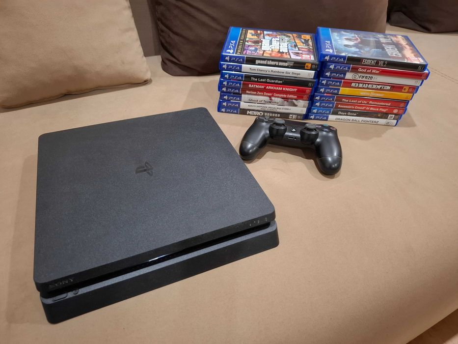 Playstation 4/ 1TB / 1 joystick / 17 игри