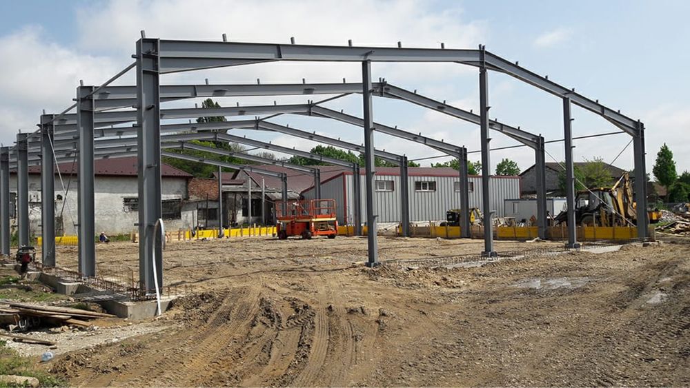 Vand Hala Metalica cu panouri sandwich completa la gata