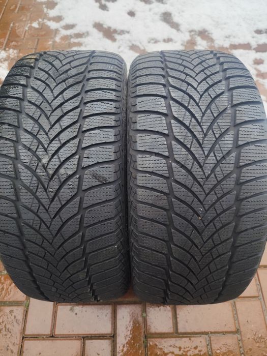 2 cauciucuri de iarna Goodyear 245-45-17