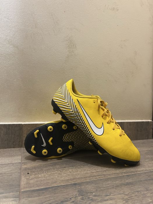 Бутонки Nike MERCURIAL VAPOR NEYMAR FG 38,5