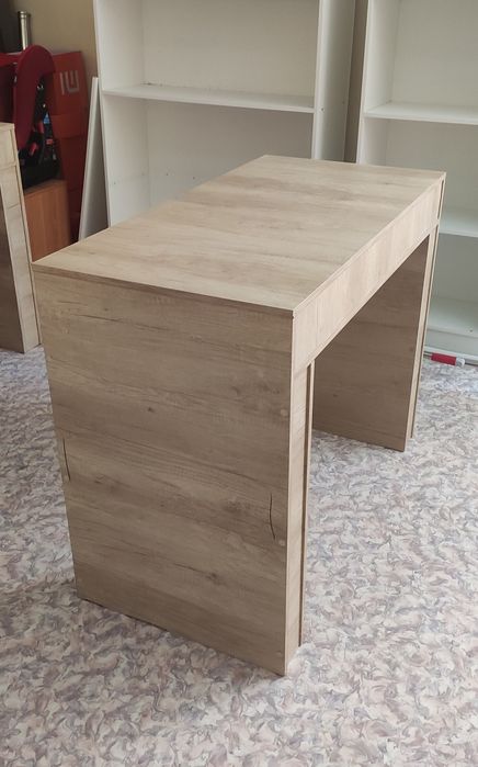 Стол выставочный для магазина