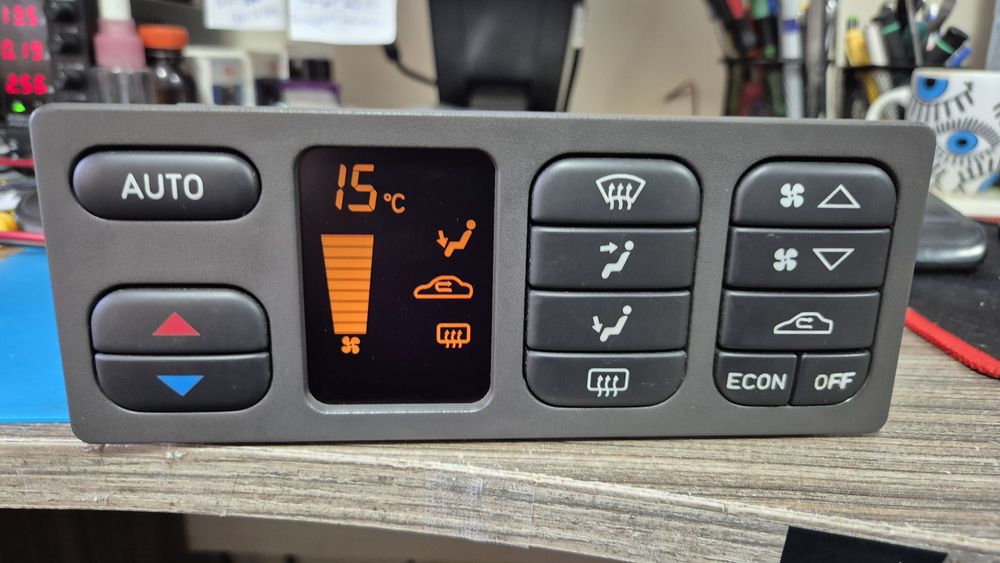 Дисплей за климатроник на автомобил Saab 93