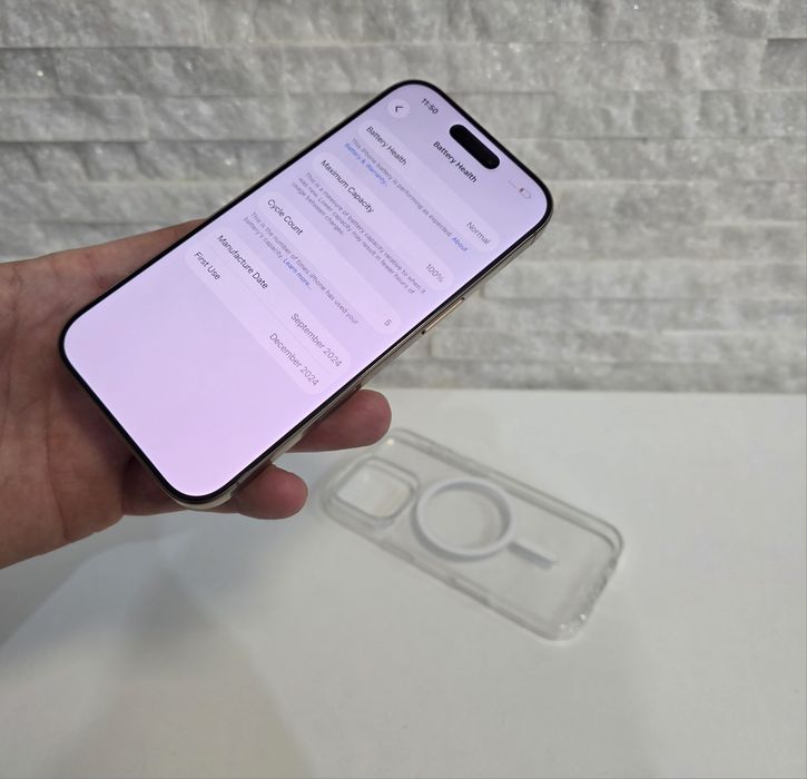 iPhone 16 Pro 256GB. NOU !! 5 cicluri de incarcare