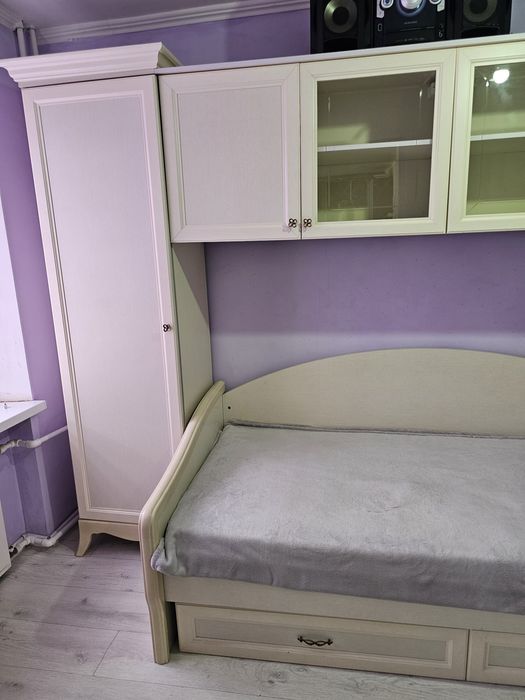 Продам спальный гарнитур