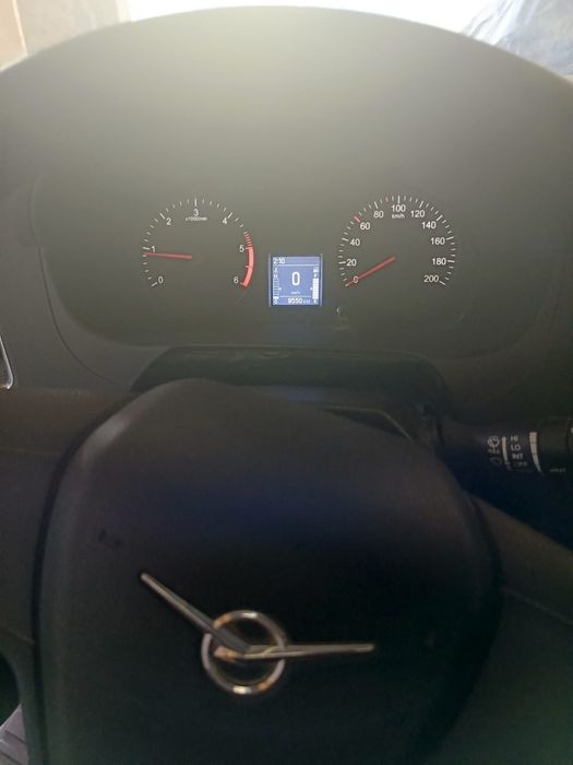 UAZ Patriot srochna sotiladi yangi