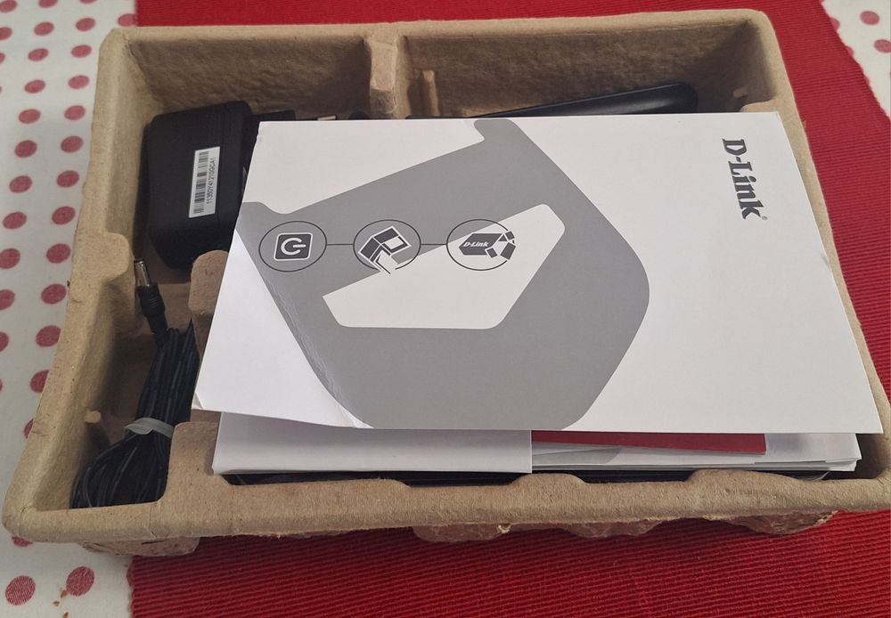 Router wireless D-Link DWR-921, GSM 4G/LTE, slot SIM