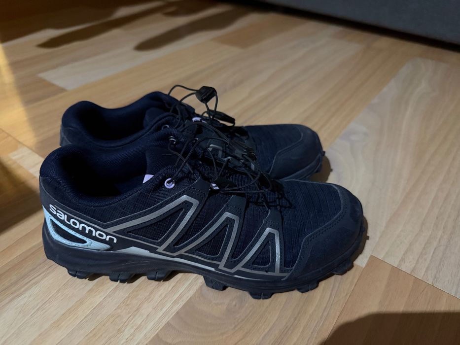 Кроссовки Salomon в отличном состоянии