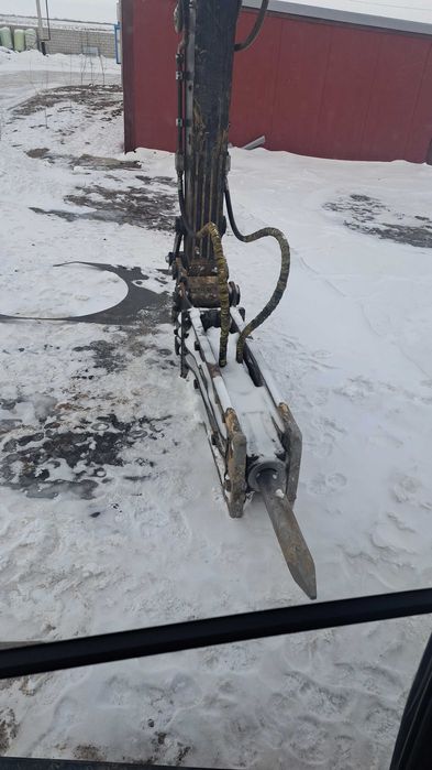 Колёсный экскаватор Хундай 180