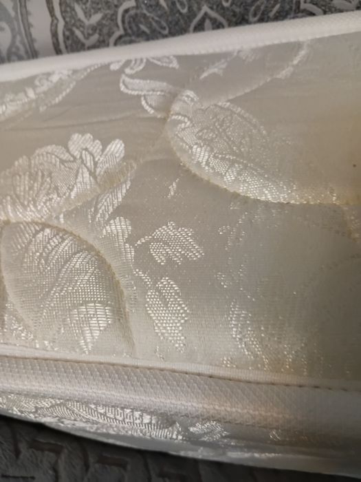 Продам матрас в отличном состоянии