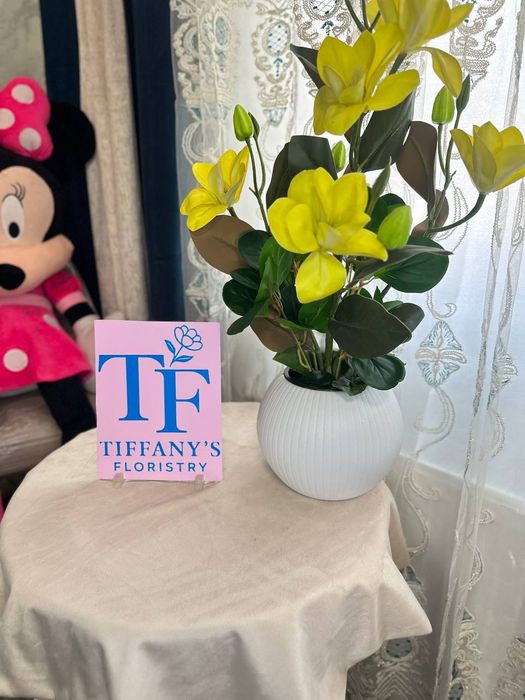 Suniy gullar har xil razmerda