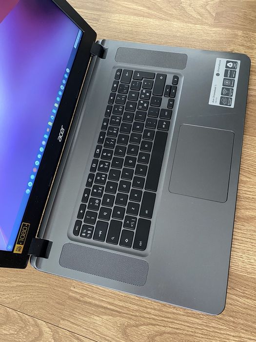 Laptop Acer Slim ChromeBook display mare 15,6 led,4gb ram.ssd disk baterie buna perfect functional vine cu incarcator
