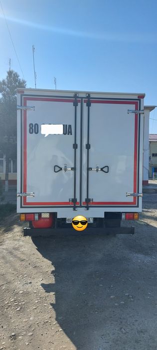 Isuzi sotiladi. Ishlab turgan moshina